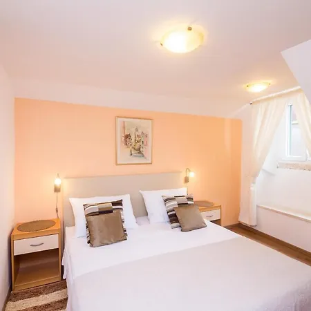 Neve - Two Bedroom Apartmán *