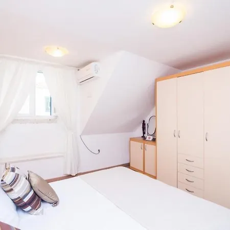 Neve - Two Bedroom *